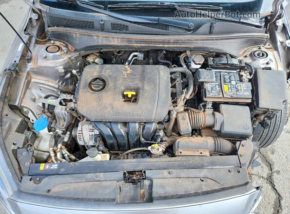 3KPF24AD7PE526432 2023 KIA FORTE Silver Vista interior trasera