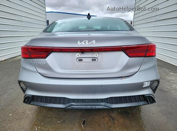 3KPF24AD7PE526432 2023 KIA FORTE Silver Vista trasera