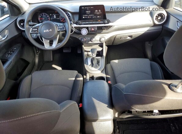 3KPF24AD7PE570575 2023 KIA FORTE Черный Вид панели приборов