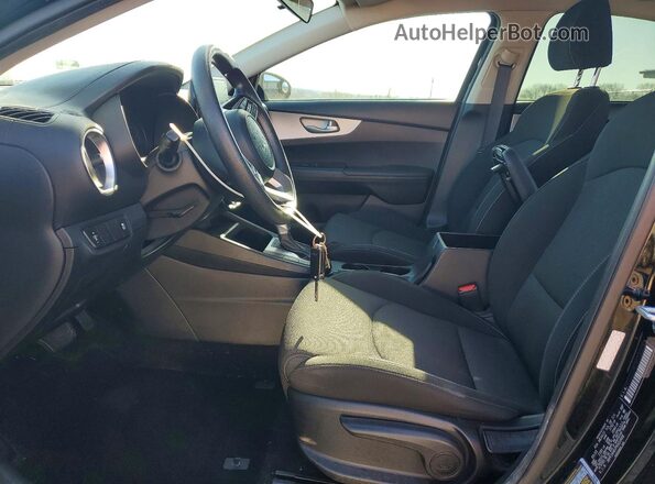 3KPF24AD7PE622688 2023 KIA FORTE Черный Вид салона спереди