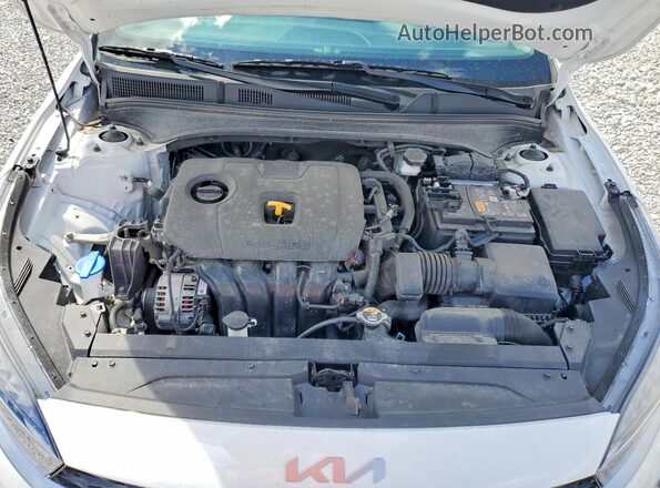 3KPF24AD7RE826765 2024 KIA FORTE Белый Вид задней части салона