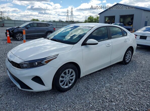 3KPF24AD7RE826765 2024 KIA FORTE Белый Передняя левая четверть