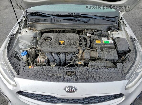 3KPF24AD8ME312335 2021 KIA FORTE Серебряный Вид задней части салона