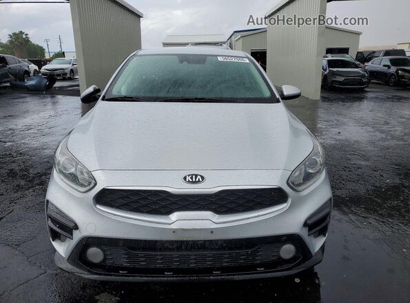 3KPF24AD8ME312335 2021 KIA FORTE Серебряный Вид спереди