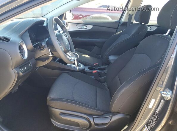 3KPF24AD8PE586039 2023 KIA FORTE Серый Вид салона спереди