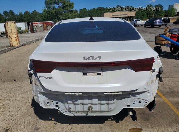 3KPF24AD8RE706151 2024 KIA FORTE White უკანა ხედი
