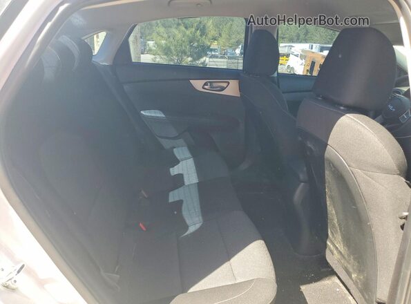 3KPF24AD8RE706151 2024 KIA FORTE White უკანა სავარძლების ხედი