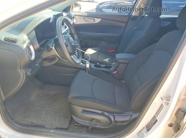 3KPF24AD8RE706151 2024 KIA FORTE White წინა სალონის ხედი