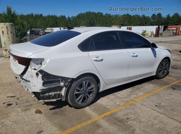 3KPF24AD8RE706151 2024 KIA FORTE White უკანა მარჯვენა