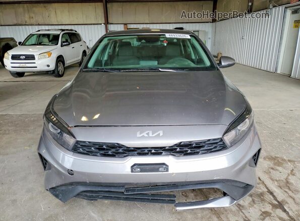 3KPF24AD8RE841419 2024 KIA FORTE Silver Widok z przodu