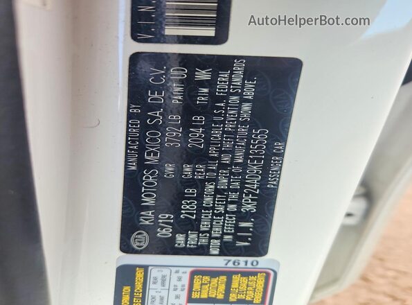 3KPF24AD9KE135565 2019 KIA FORTE Белый Вид подкапотного пространства