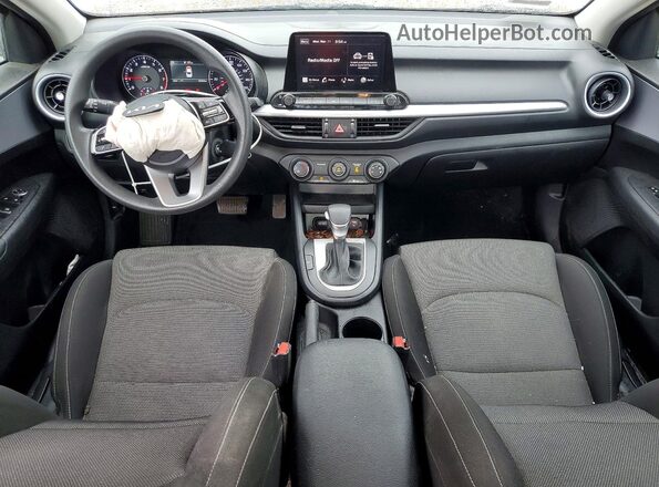 3KPF24AD9RE710385 2024 KIA FORTE Белый Вид панели приборов