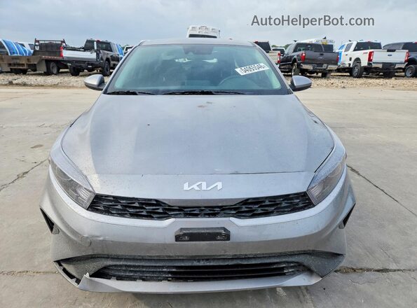 3KPF24AD9RE793574 2024 KIA FORTE Серебряный Вид спереди