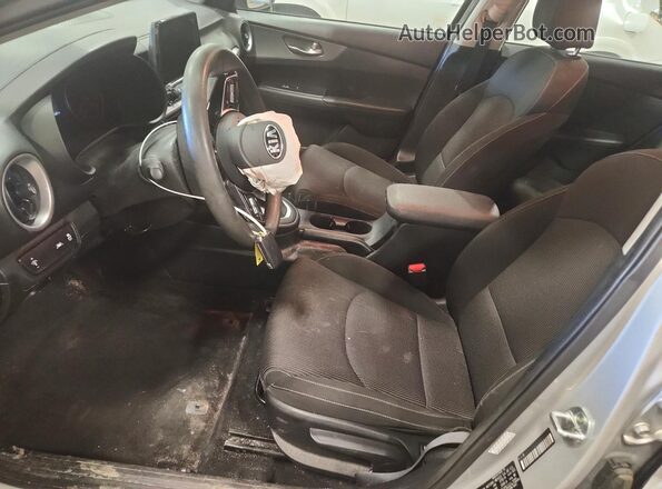 3KPF24ADXLE247888 2020 KIA FORTE Silver Вид салону спереду