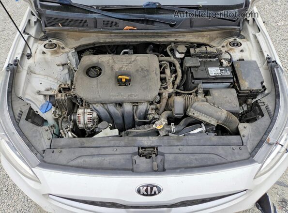 3KPF24ADXME290029 2021 KIA FORTE Белый Вид задней части салона