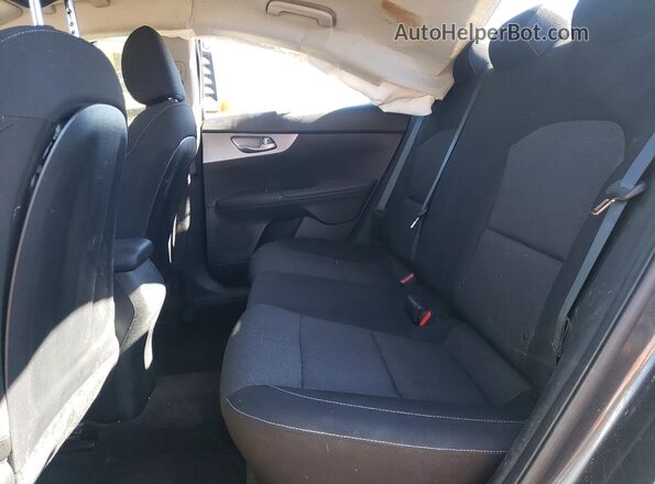 3KPF24ADXRE694486 2024 KIA FORTE Gray Widok tylnych siedzeń