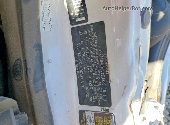 3KPF24ADXRE811581 2024 KIA FORTE White Widok komory silnika