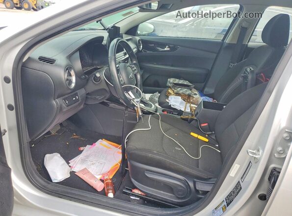 3KPF34AD3KE024183 2019 KIA FORTE Серебряный Вид салона спереди
