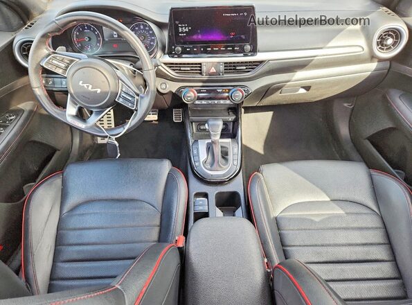 3KPF44AC2PE583378 2023 KIA FORTE Черный Вид панели приборов