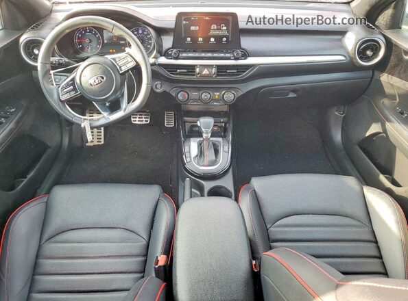 3KPF44AC3LE155670 2020 KIA FORTE Красный Вид панели приборов