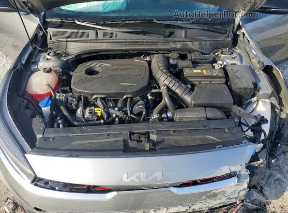 3KPF44AC3RE808636 2024 KIA FORTE Silver Вид задньої частини салону