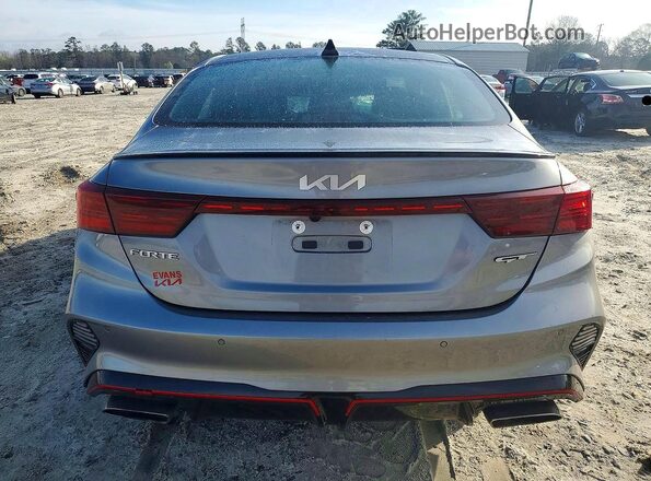 3KPF44AC3RE808636 2024 KIA FORTE Silver Вид ззаду