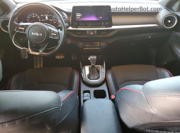3KPF44AC4PE628417 2023 KIA FORTE Серебряный Вид панели приборов