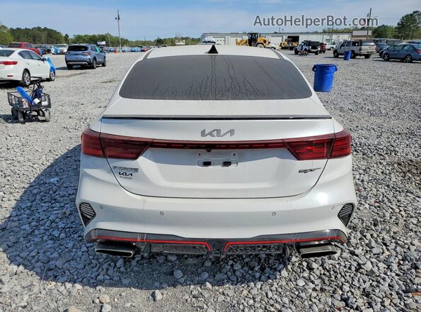 3KPF44AC8RE714719 2024 KIA FORTE White Widok z tyłu