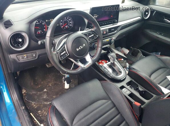 3KPF44AC8RE739040 2024 KIA FORTE Синий Вид панели приборов