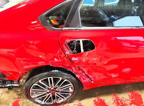 3KPF44ACXME303072 2021 KIA FORTE Красный Вид задних сидений
