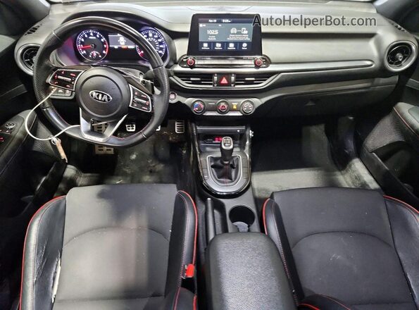 3KPF44ACXME303072 2021 KIA FORTE Красный Вид панели приборов