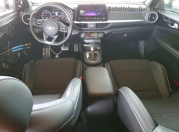 3KPF54AD0PE679029 2023 KIA FORTE Угольный Вид панели приборов