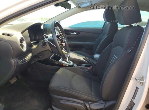 3KPF54AD1LE211000 2020 KIA FORTE White Widok wnętrza z przodu