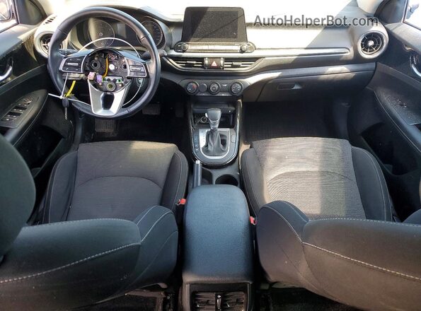 3KPF54AD1LE211000 2020 KIA FORTE White Widok deski rozdzielczej