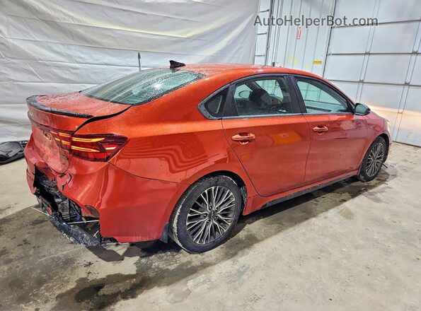3KPF54AD1NE421194 2022 KIA FORTE Оранжевый Задняя правая четверть