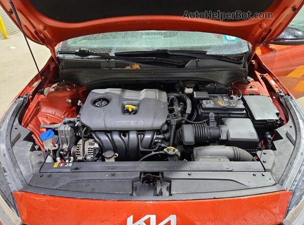3KPF54AD1NE421194 2022 KIA FORTE Оранжевый Вид задней части салона