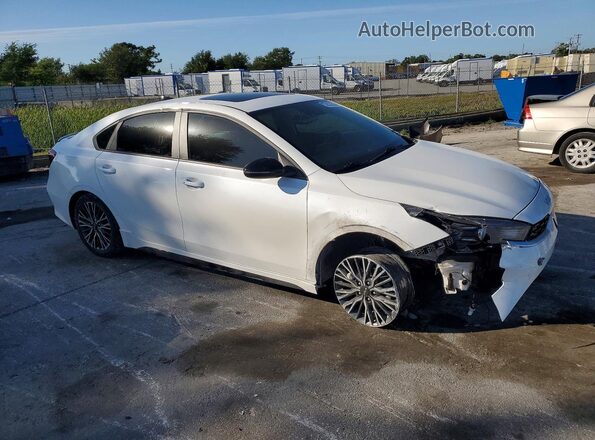 3KPF54AD1RE829894 2024 KIA FORTE Белый Передняя правая четверть