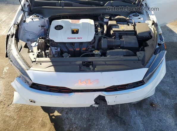 3KPF54AD1RE829894 2024 KIA FORTE Белый Вид задней части салона
