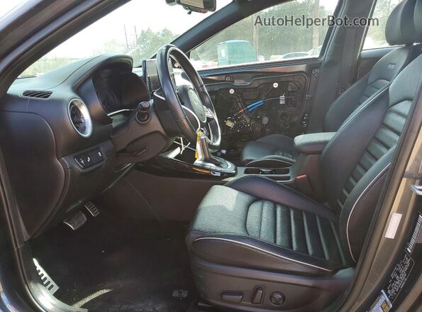 3KPF54AD3PE606768 2023 KIA FORTE Серый Вид салона спереди