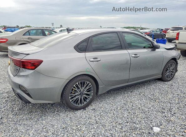 3KPF54AD4PE586241 2023 KIA FORTE Silver Tył prawy