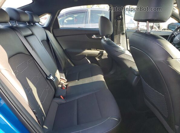 3KPF54AD5PE576589 2023 KIA FORTE Синий Вид задних сидений