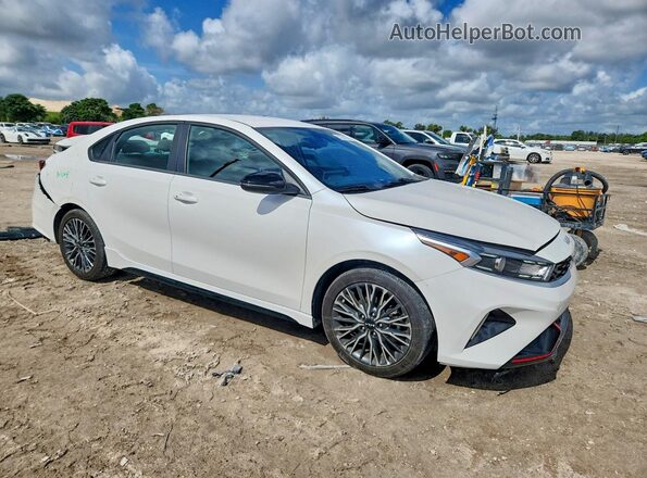 3KPF54AD5RE745108 2024 KIA FORTE White Przód prawy