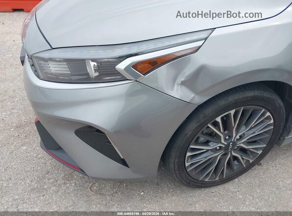 3KPF54AD7PE593085 2023 KIA FORTE Gray Widok z przodu