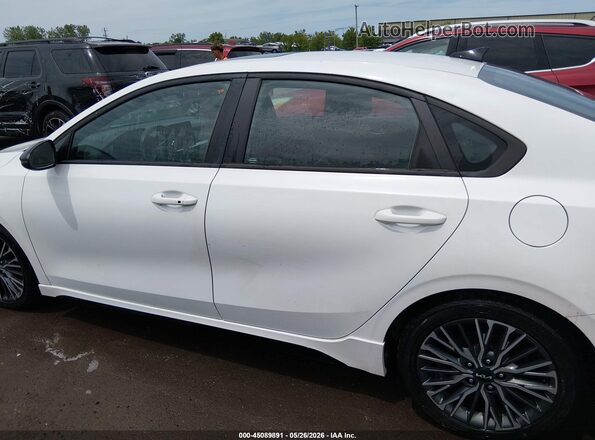 3KPF54AD8NE491730 2022 KIA FORTE Белый Панорамный вид салона 360°
