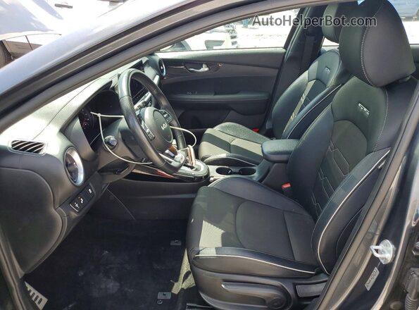 3KPF54AD8PE558457 2023 KIA FORTE Gray Widok wnętrza z przodu