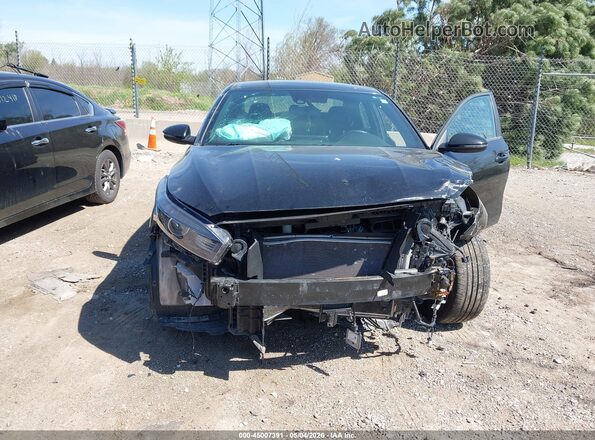 3KPF54AD8RE793864 2024 KIA FORTE Black Widok z przodu