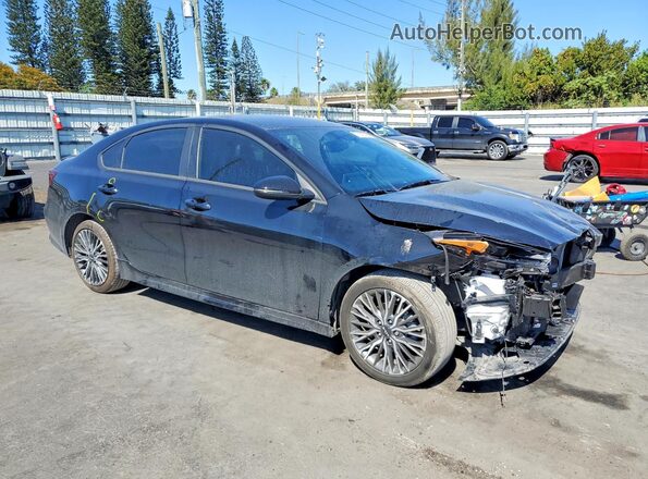 3KPF54AD8RE802482 2024 KIA FORTE Черный Передняя правая четверть