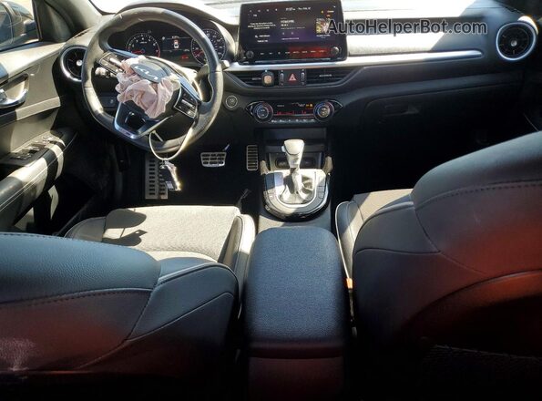 3KPF54AD8RE802482 2024 KIA FORTE Черный Вид панели приборов