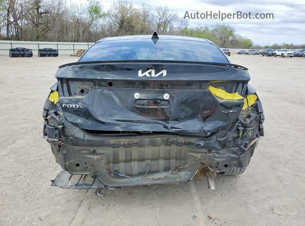 3KPF54AD8RE831304 2024 KIA FORTE Черный Вид сзади