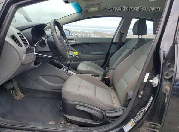 3KPFK4A72JE212611 2018 KIA FORTE Черный Вид салона спереди